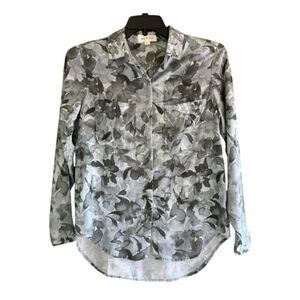 Anthropologie Cloth & Stone button down top Sage Gray Floral Work Office Medium